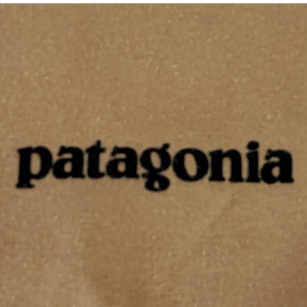 Patagonia Mens SZ L Tan P-6 Logo Responsibili-Tee Organic Cotton Crew Neck Shirt - Picture 9 of 14
